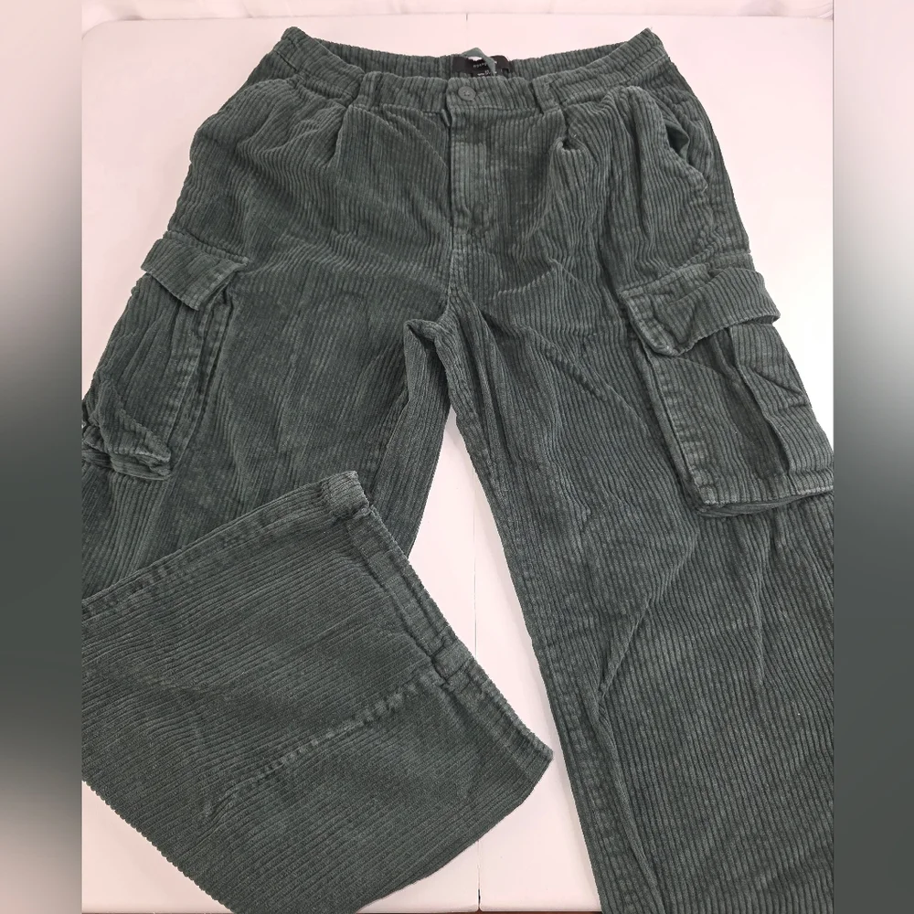 Cotton On Men's Green Corduroy Cargo Pants Size 32 AK-3209 - Picture 1 of 14